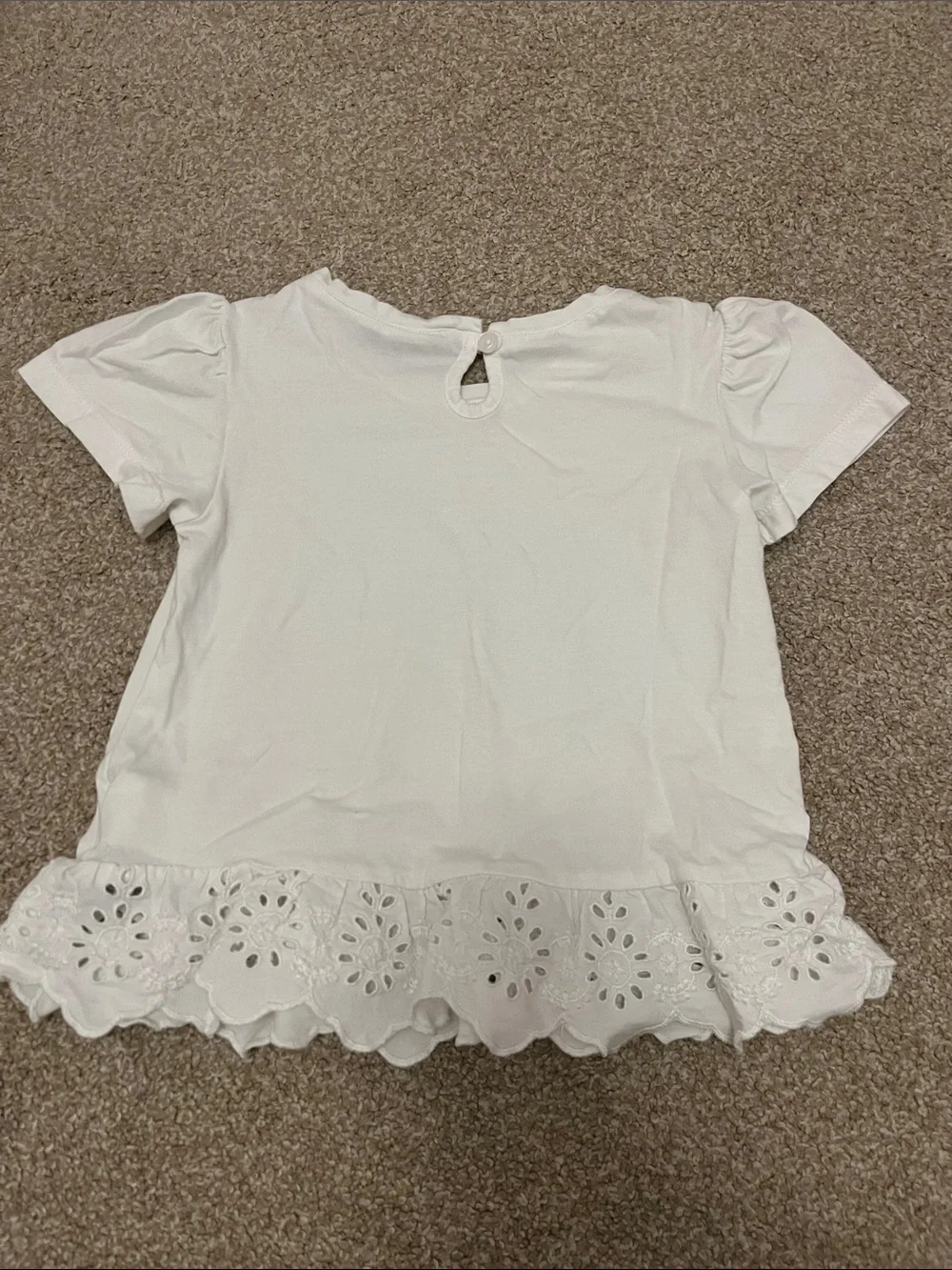 GAP white short